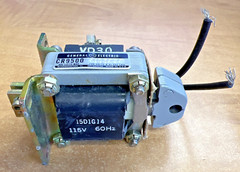 General Electric CR9500A103A2A Solenoid 115V Push Type End Mtg **NEW in BOX**