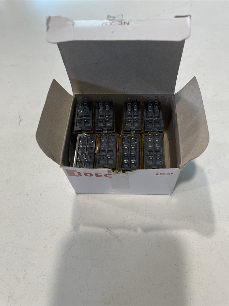 8 New IDEC RY2S-U DC24V 3 Amp Relays 8 Pin