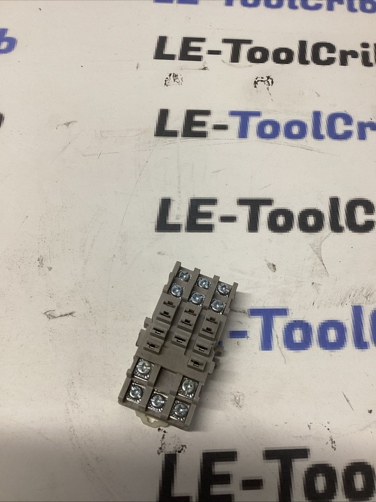 Tyco P&B 27E893 Relay Base J-582