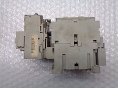 ALLEN BRADLEY 100-C09D10 100-FSV136 SER.A RELAY 110V UNMP