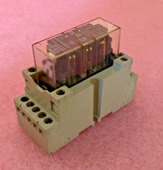 Omron P7S-14F Relay Socket w/ Omron G7S-3A3B Safety Relay
