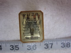 idec RH2B-U 8-Pin 24VDC Coil Relay, Used