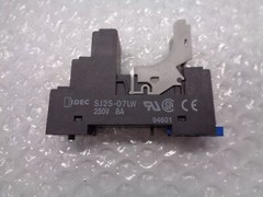 IDEC SJ2S-07LW RELAY BASE NSNP