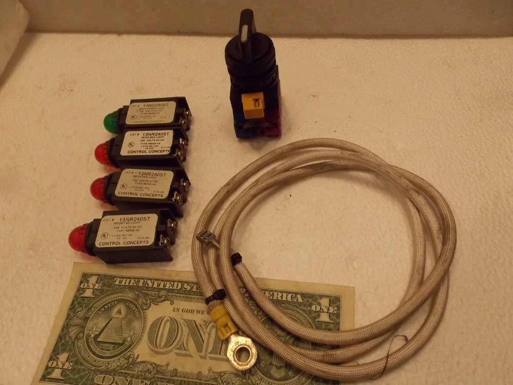 INDICATOR LIGHT 240VAC/DC NEMA4X 13NR240ST Switch IDEC ui600v ith10A 3′ Hightemp