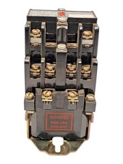 Allen-Bradley 700-N600A1 Series C 300 V AC 10 A Relay w/ 110-120 V AC Coil
