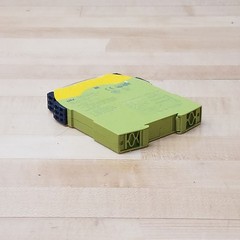 Pilz PNOZs2C24VDC 3n/o 1n/c, 751102 Safety Relay – USED