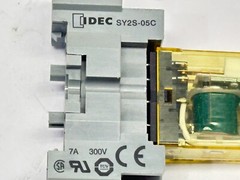 IDEC SY2S-05C Relay Base w/ RY2S-U Relay 24VDC