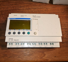 New! Telemecanique SR2 B201BD Smart Relay with Clock (#60115)