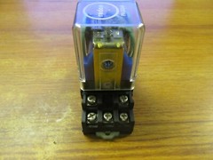 Deltrol Controls Relay w/ Base, 10A, Cat# 1663PDT … VO-28