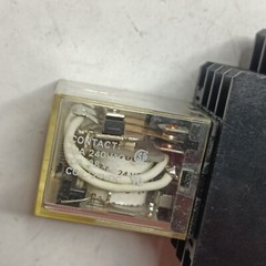 Omron LY3N 24VDC Electromechanical Relay Plug-in 3PDT 10A With Socket 2-M4X12