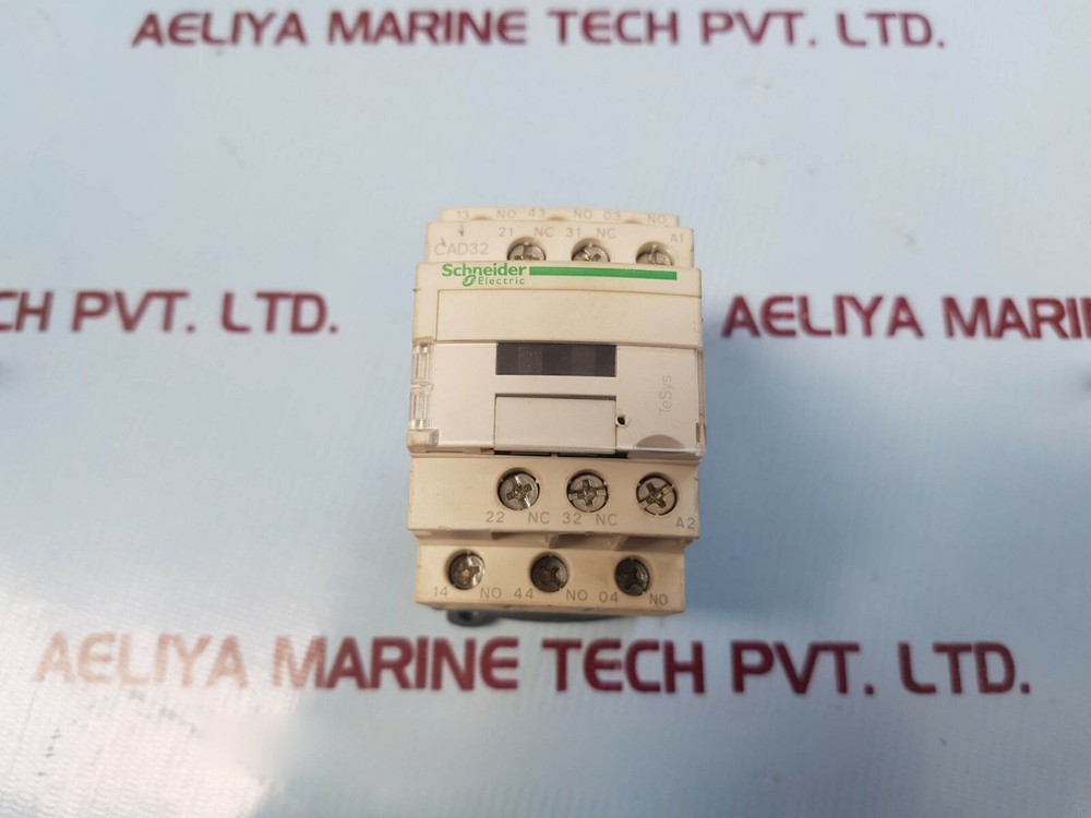 Schneider Electric/Telemecanique CAD32 Control Relay 230V 50/60Hz 10A 600V A.C