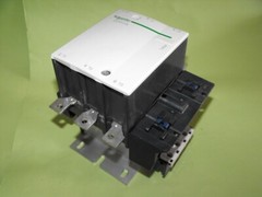 Schneider Electric LC1F115+LX1FF220.55KW.COIL220-230V.50HZ/265-277V.60HZ.USED