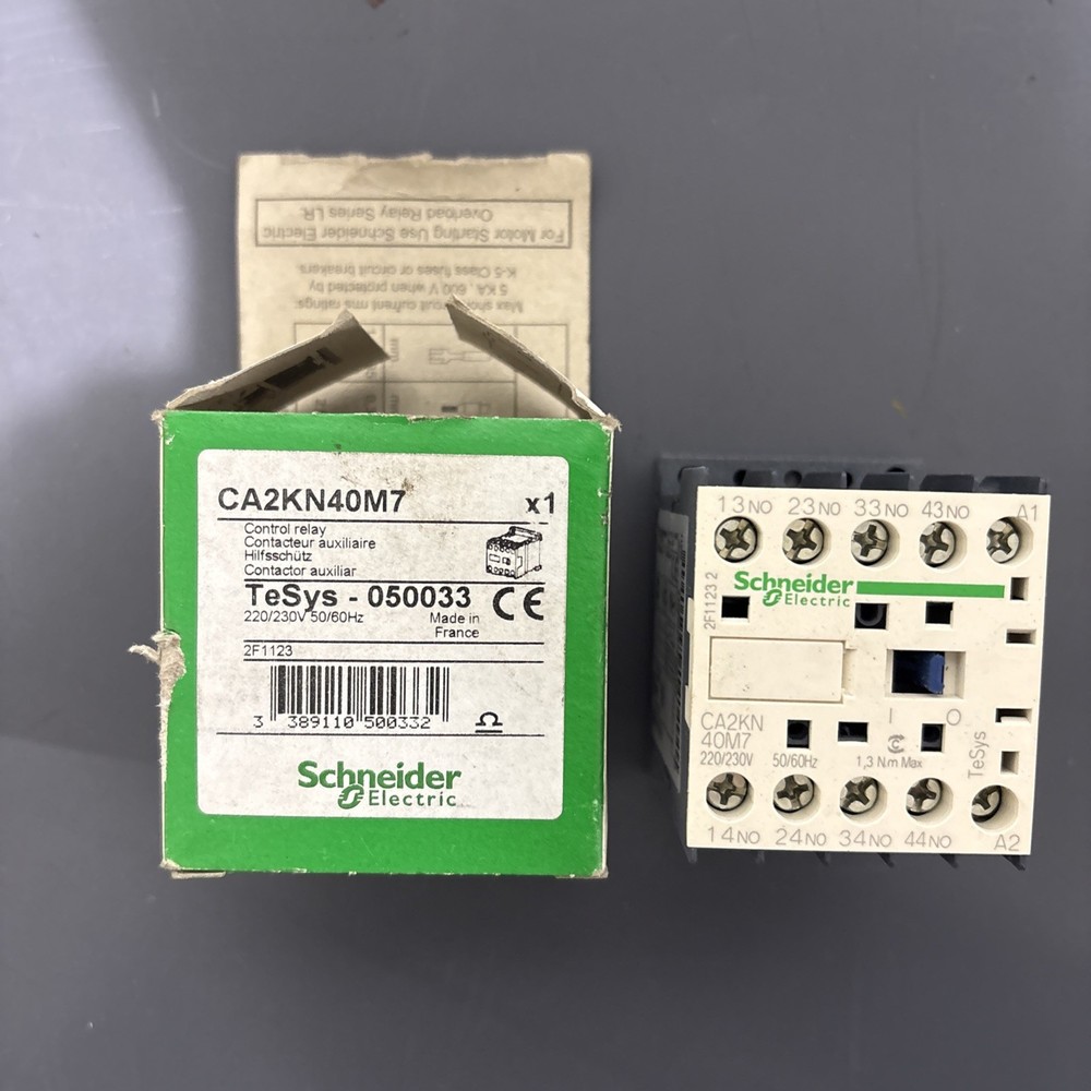 Telemecanique CA2KN40M7 – control relay – 220 Volts – Square D – Schneider Elect