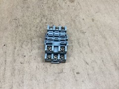 Square D 8501 NR82 Relay Base 15 Amp 300 V Ser. B 8501 #830I136