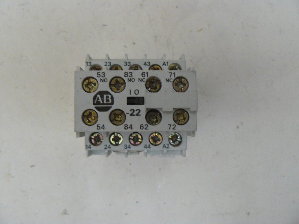 Allen Bradley 700DC-MB400*A control relay with 195-MA22 auxiliary contact
