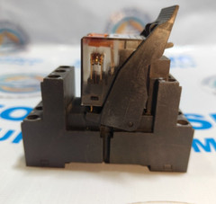 Schrack PT570730 Relay With Socket 230v~ ES15/3N 12A 300VAC Made In Italy
