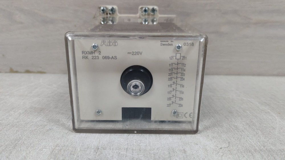 ABB RXMH 2 RK223 069-AS AUXILIARY RELAY 220V