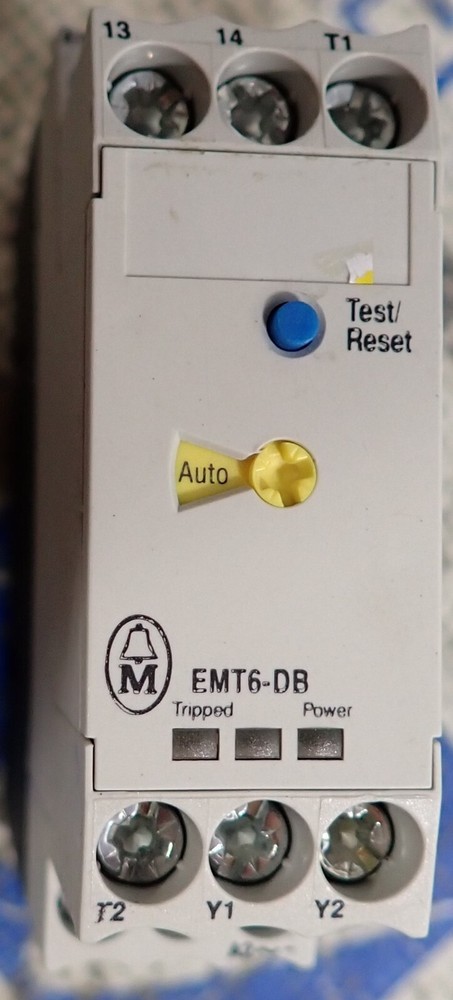 Moeller Power Relay EMT6-DB 50-60Hz 240V AC/DC w/Auto/Manual Reset