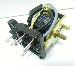301D10 CORNELL-DUBILIER RELAY, 110 OHMS/ 12 VDC/ 10 AMPS/ 120 VAC NE WOLD STOCK