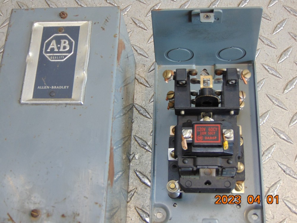 ALLEN BRADLEY 700 B-30A AC RELAY 10A 10 AMP 600VAC 120V COIL