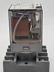 Allen-Bradley 700-HF32A1 Control Relay w/ Socket Base Ser D