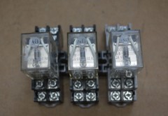Allen Bradley Relays w/ Bases (1) 700-HF32Z24 B & (2) 700-HF32A1 B – 700-HN116 B