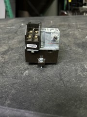 NEW CUTLER HAMMER D26MT TYPE M PNEUMATIC TIME RELAY (no Box)