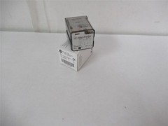 252027 New In Box; Allen-Bradley 700-HB33Z24 Relay 3 Pole 15A Coil 24VDC