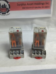 EATON,D3PF2AA,RELAY W/ D3PA2 SER A2 SOCKET 10A-300V 15A/300V 10A/600V LOT OF 2