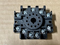 NEW Wilkerson Mighty Module FR1000 Relay w/base – Rated 115VAC, 2.4VA, 50/60HZ