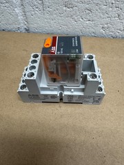 ABB CR-M2SS/ CR-M120C2L Socket/ Pluggable Interface Relay 120V *NEW*