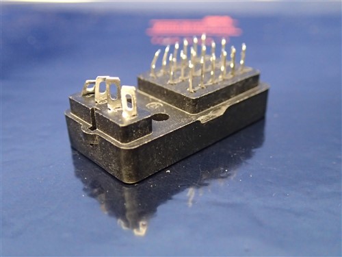 MAGNECRAFT 70-307 RELAY SOCKET UNUSED/SURPLUS CONDITION