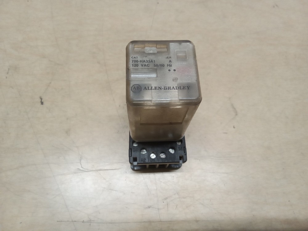 Allen-Bradley 700-HA33A1 Series A 120V Relay W/ A-B 700-HN101 Ser. B Base 300V