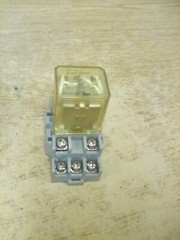 Idec RH3B-U Relay AC 120V With Socket SH3B-05