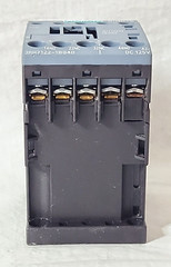 Siemens Sirius 3RH2122-1BG40 Contactor Relay 10A 240V AC / DC 125V