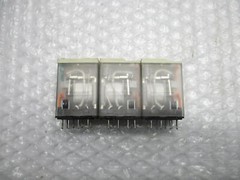 SCHNEIDER ELECTRIC RXM2AB2BD RELAY 24V LOT OF 3 NSNP