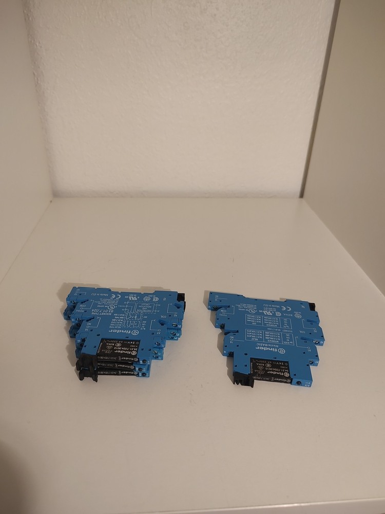 Lot of 4 Finder 34.51.7.024.0010 Relay (3x 93.01.7.024, 1x 93.61.7.024 Socket)