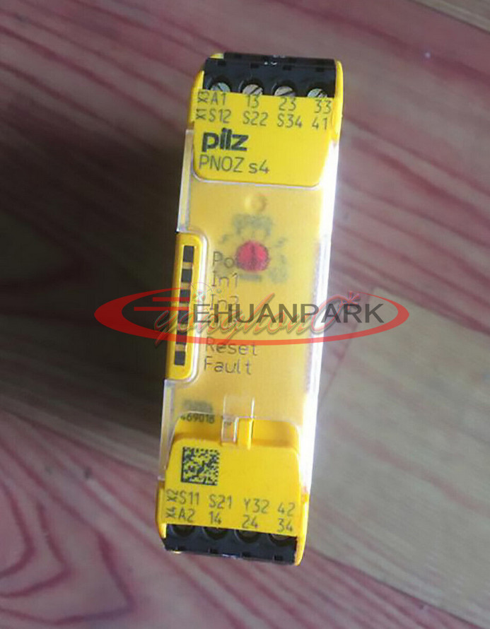 USED 1PCS Pilz Safety Relay PNOZ s4 750104 Tested