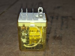 NEW IZUMI RH2B-U RELAY DC24V Fast Shipping