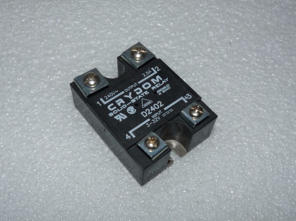 NEW CRYDOM D2402 SOLID STATE RELAY INDUSTRIAL MOUNT 3-32V INPUT 240V OUTPUT