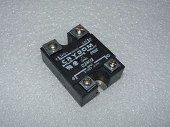 NEW CRYDOM D2402 SOLID STATE RELAY INDUSTRIAL MOUNT 3-32V INPUT 240V OUTPUT