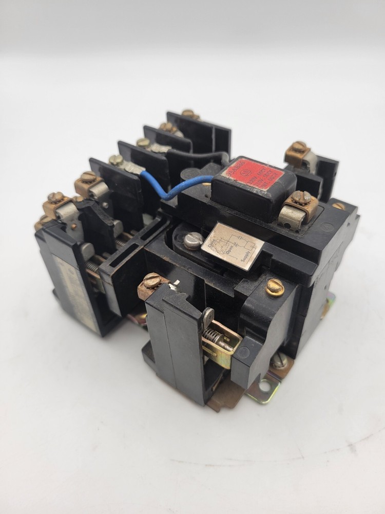 Allen-Bradley 700-BRM600A1 Control Relay 10A 600VAC 6P Coil 110/120V Series B