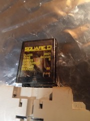 SQUARE D RELAY 8501 RS14V20 with SOCKET Base