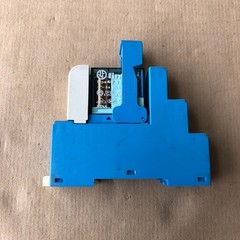 FINDER RELAY 40.52 24V DC SOCKET 95.55 INDICATION EMC SUPPRESSION 99.02.9.024.99