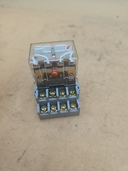 Cutler Hammer D7PR43A Ice Cube Relay 120 V. D7PA4 Base