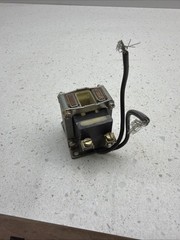General Electric CR9500A101A2A Solenoid 115V Pull Type End Mtg **NEW in BOX**