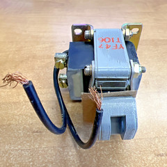 General Electric CR9500A101A2A Solenoid 115V Pull Type End Mtg **NEW in BOX**