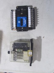 CS Control D2597/18 110-120v 60C/S T-6-16 Time Delay Relay & Base Type D2600