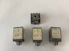 C3-A 30 X C3-A30X Releco Serie MR-C Relay 11 Pin lot of 3 with Stand Mount