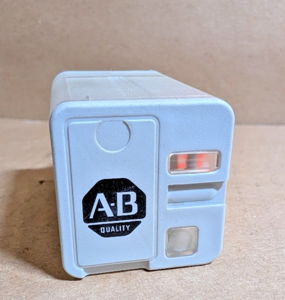Allen-Bradley 700-HA32A1 , 10A, 120VAC Coil DPDT, Gen Purpose Relay (NewNB)